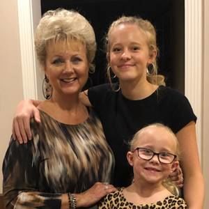 Meet your Posher, Debbie